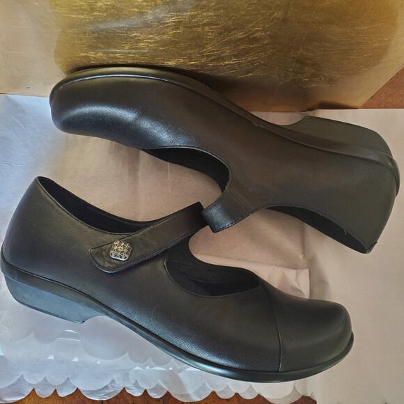 Dansko Opal Mary Jane Flats in Black, Size 38/USA 8 - Picture 3 of 8